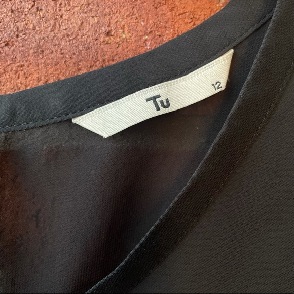 Tu Floral Short Sleeve Tee Lace and Pleated Front - Picture 9 of 11